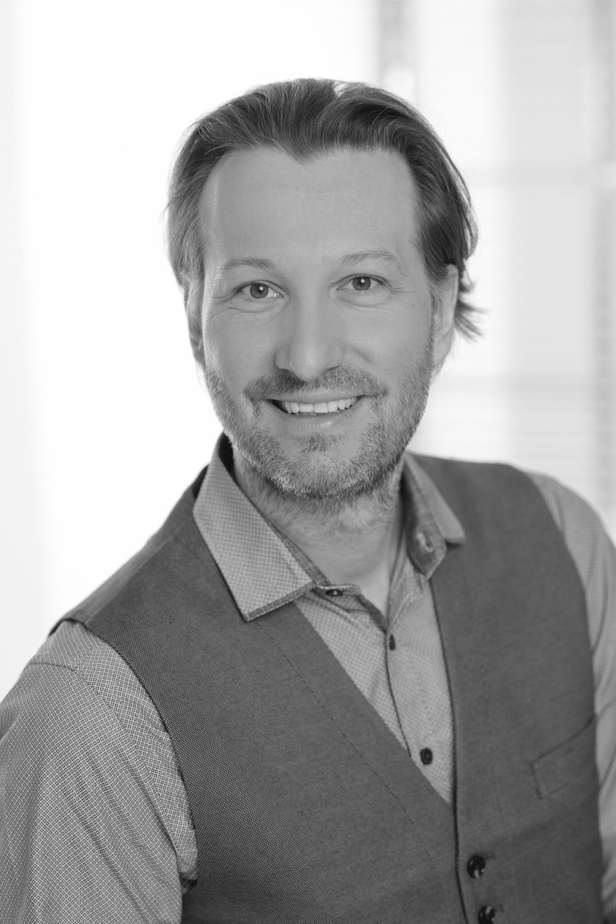 https://www.ki-kongress.at/wp-content/uploads/2025/07/144A0900bw-1200x1800.jpg